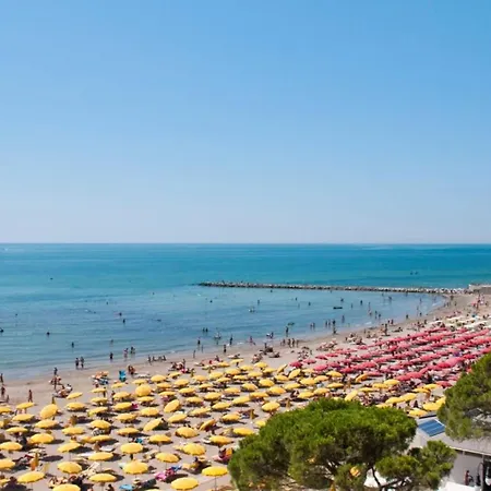 Ideal Getaway For Four Guests In * Grado